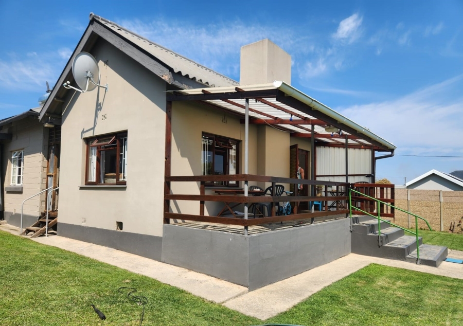 4 Bedroom Property for Sale in Denneoord Western Cape